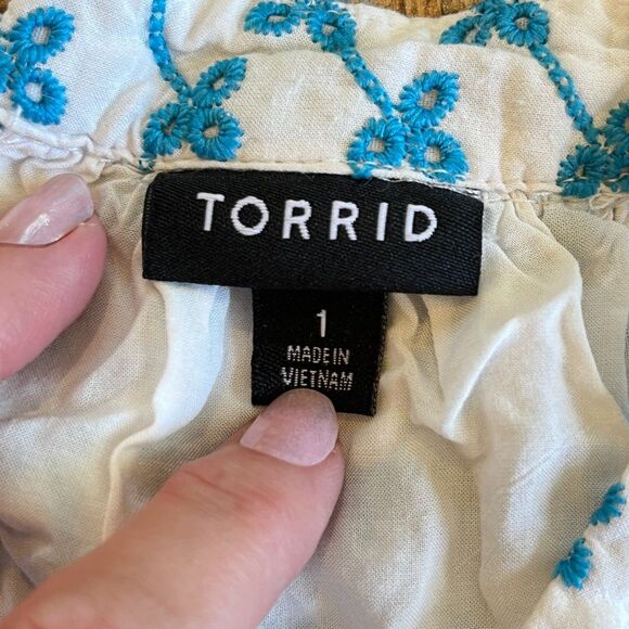 Torrid Babydoll Tiered Floral Eyelet Top White Blue Size 1X Halter Plus Size - Picture 7 of 10